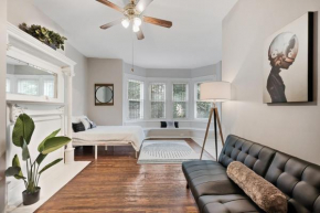 University City, Chic Studio Apartment by A.C.T.